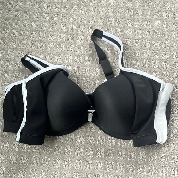 Victoria’s Secret Knockout Front Close Zip Front Black and White Sports Bra 38C - Picture 4 of 4
